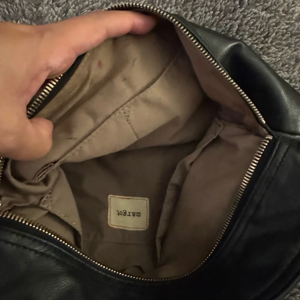 MARGOT Black Leather Zipper Crossbody